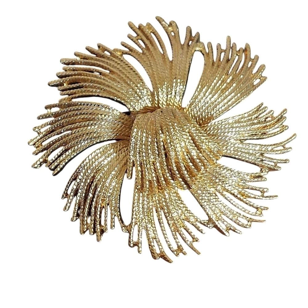 Monet Vintage signed Large Huge Cardelia Flower Brooch Gold Tone Pin
